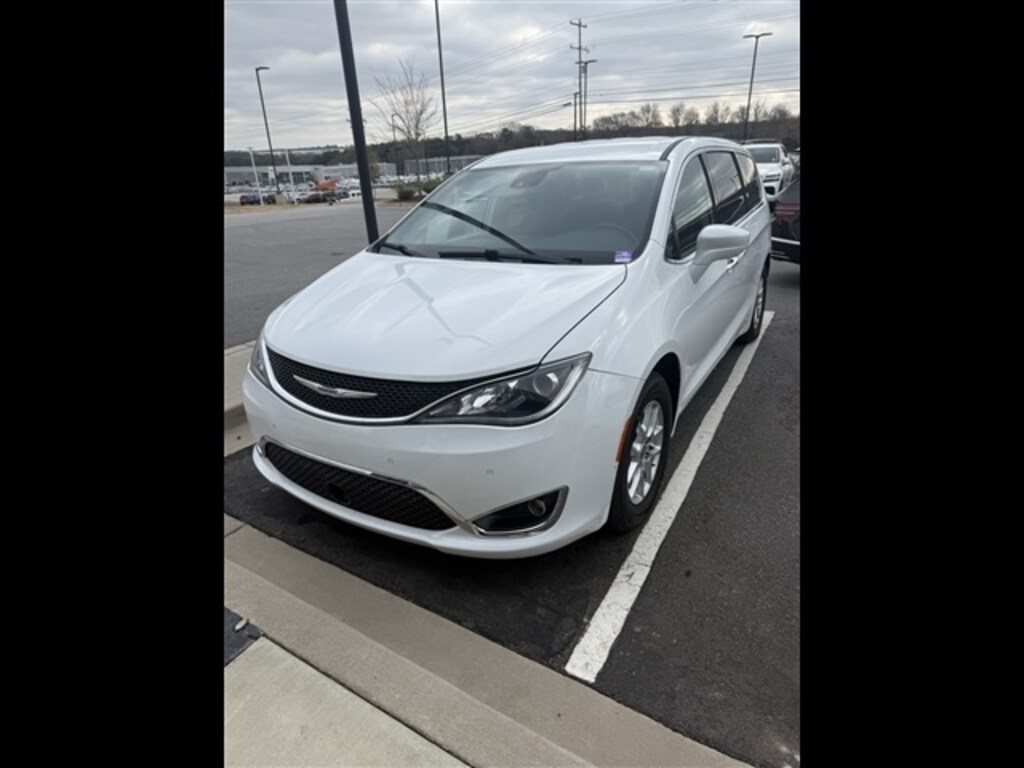 Used 2020 Chrysler Pacifica Touring Minivan/Van