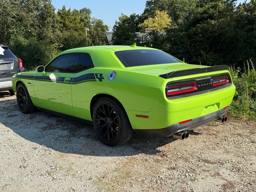 2015 Dodge Challenger R/T Plus photo 4