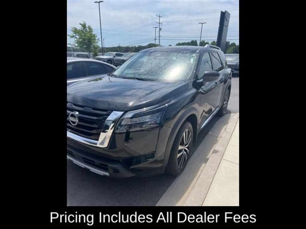 Used 2025 Nissan Pathfinder Platinum SUV