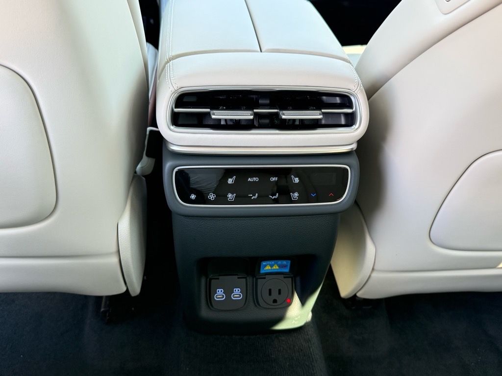 2026 GENESIS GV80 Prestige - Photo 12
