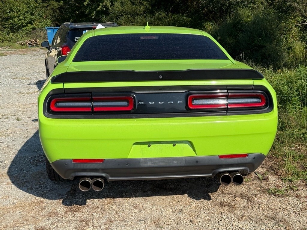 2015 Dodge Challenger R/T Plus photo 3