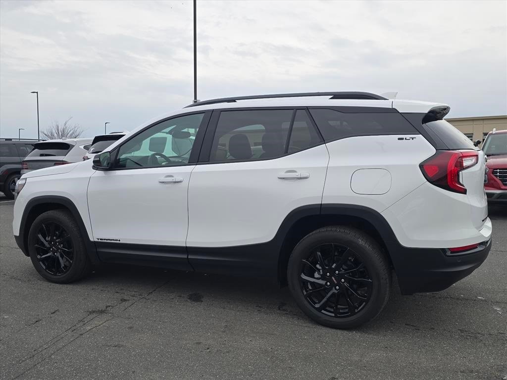 Used 2024 GMC Terrain SLT SUV