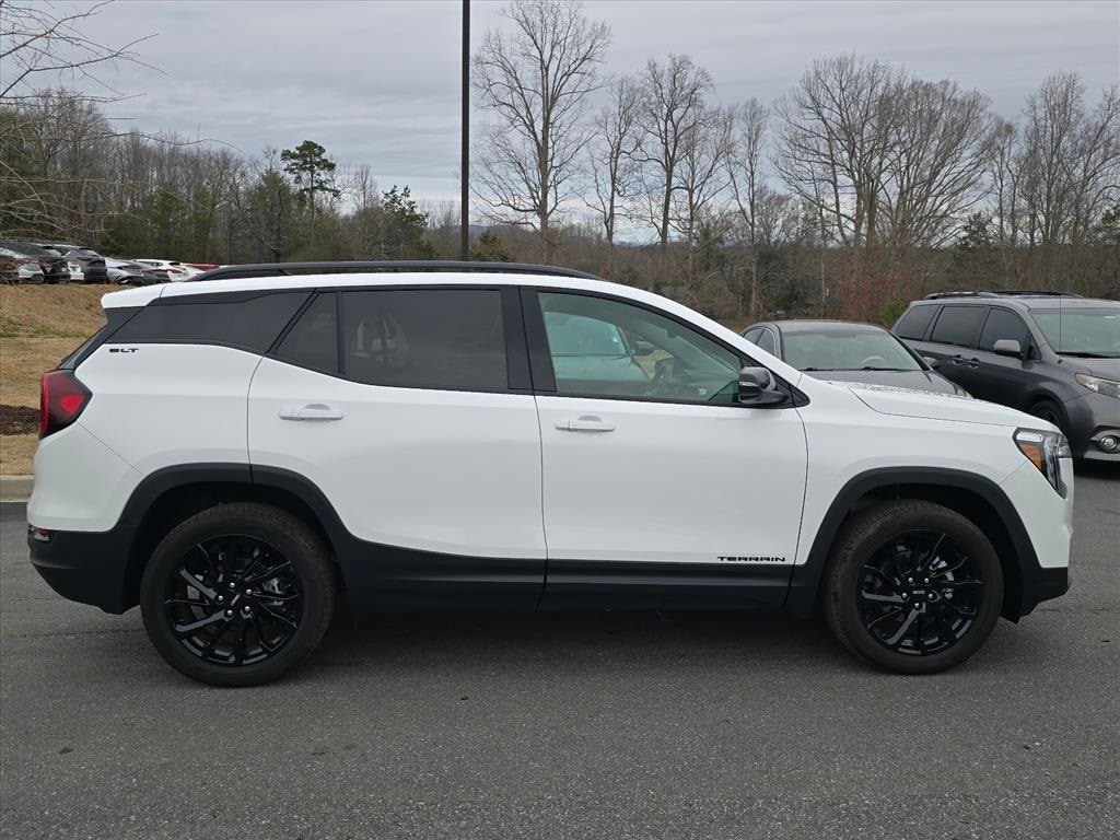 Used 2024 GMC Terrain SLT SUV