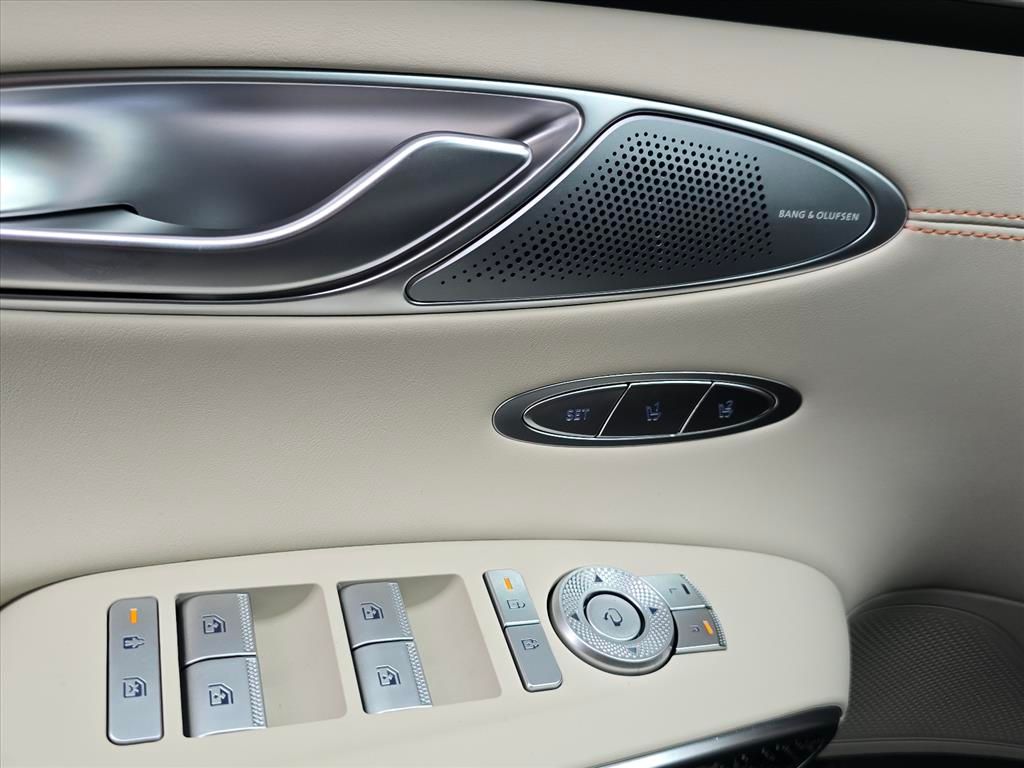 2026 GENESIS GV70 Sport Prestige - Photo 13