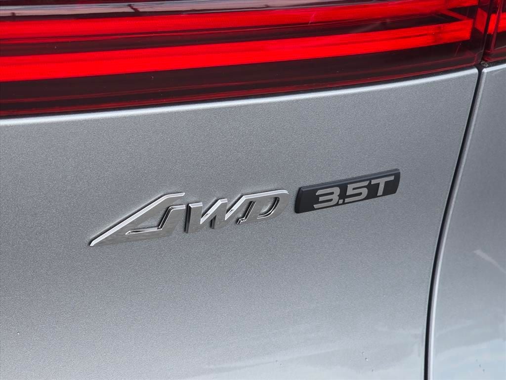 2026 GENESIS GV70 Sport Advanced - Photo 10