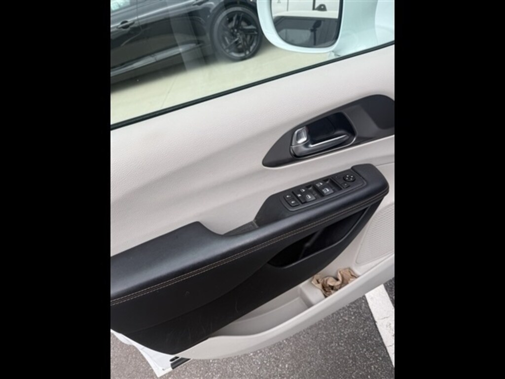 Used 2020 Chrysler Pacifica Touring Minivan/Van