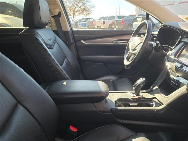 2017 Cadillac XT5 Luxury photo 2