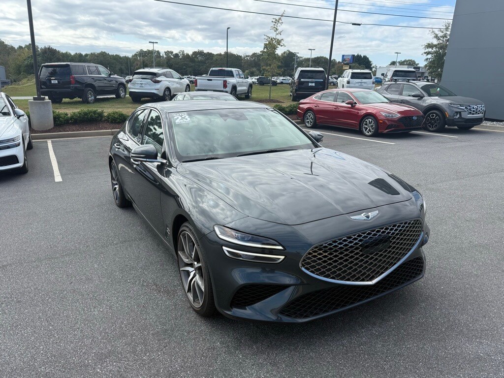 2023 Genesis G70 2.0T photo 2