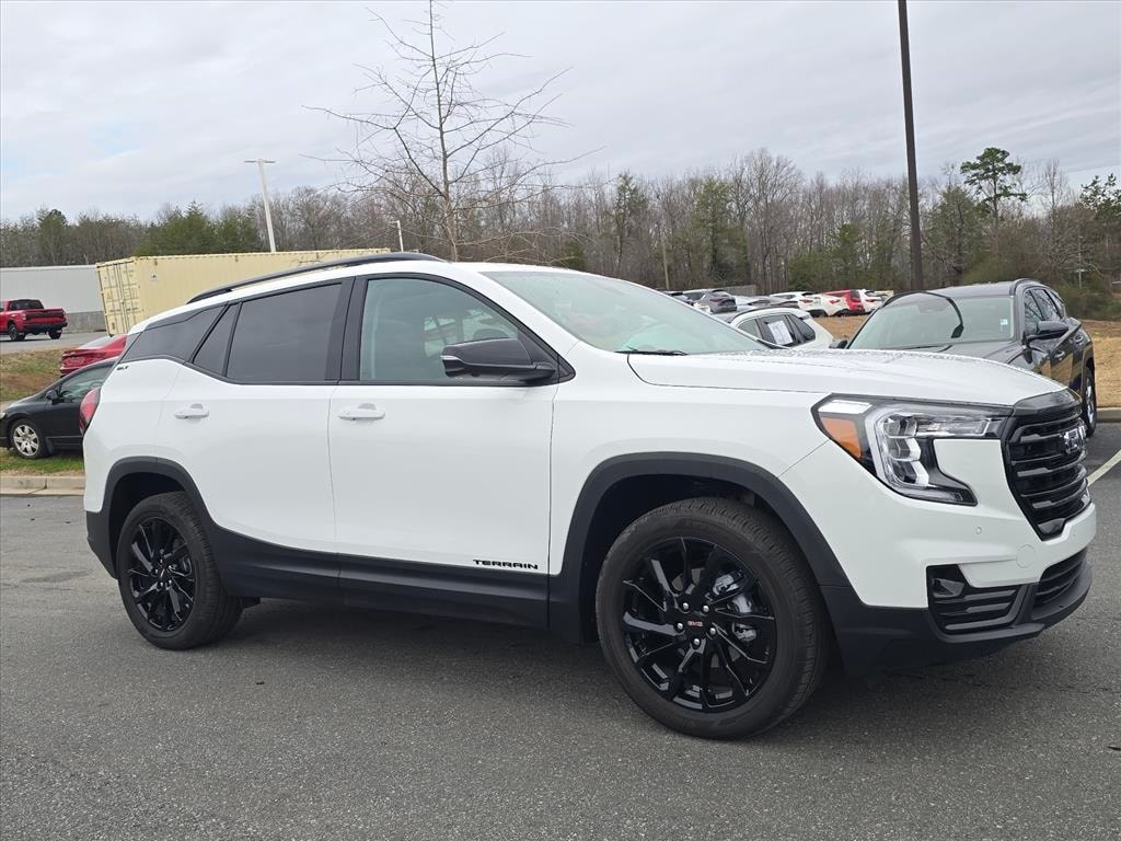 Used 2024 GMC Terrain SLT SUV