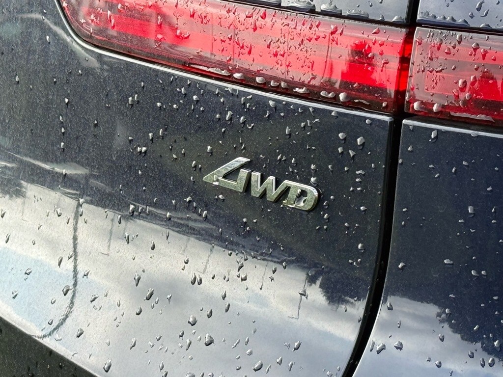 2023 Genesis GV70 2.5T photo 3