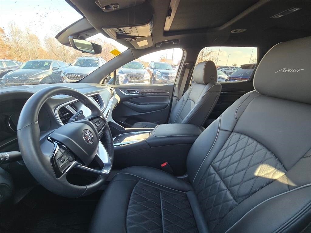 2023 Buick Enclave Avenir photo 3