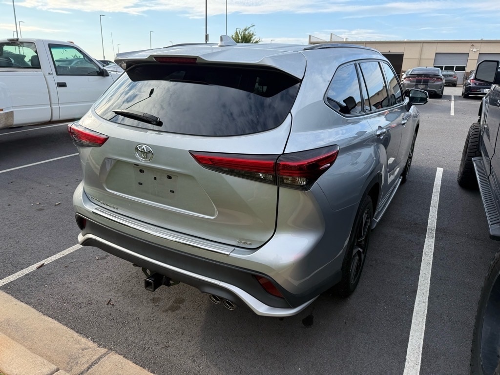 Used 2021 Toyota Highlander XSE with VIN 5TDLZRAH6MS032367 for sale in Greer, SC