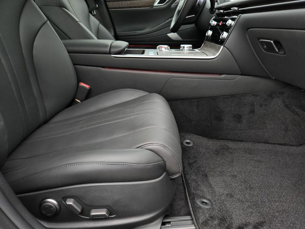 2025 GENESIS G80 Advanced - Photo 9