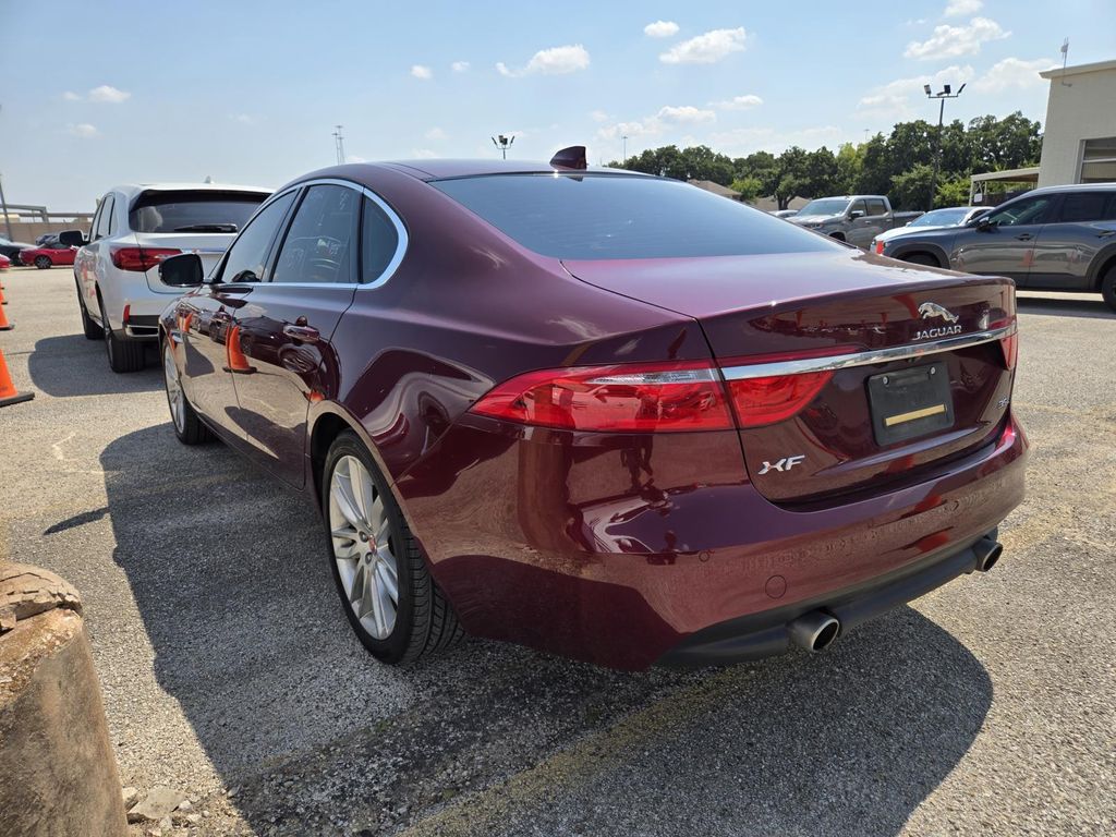 2016 Jaguar XF Prestige photo 2