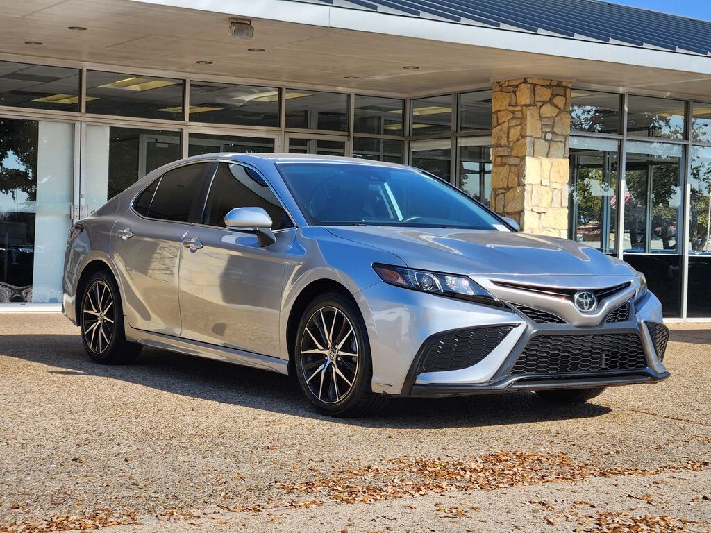 Used 2023 Toyota Camry SE Sedan