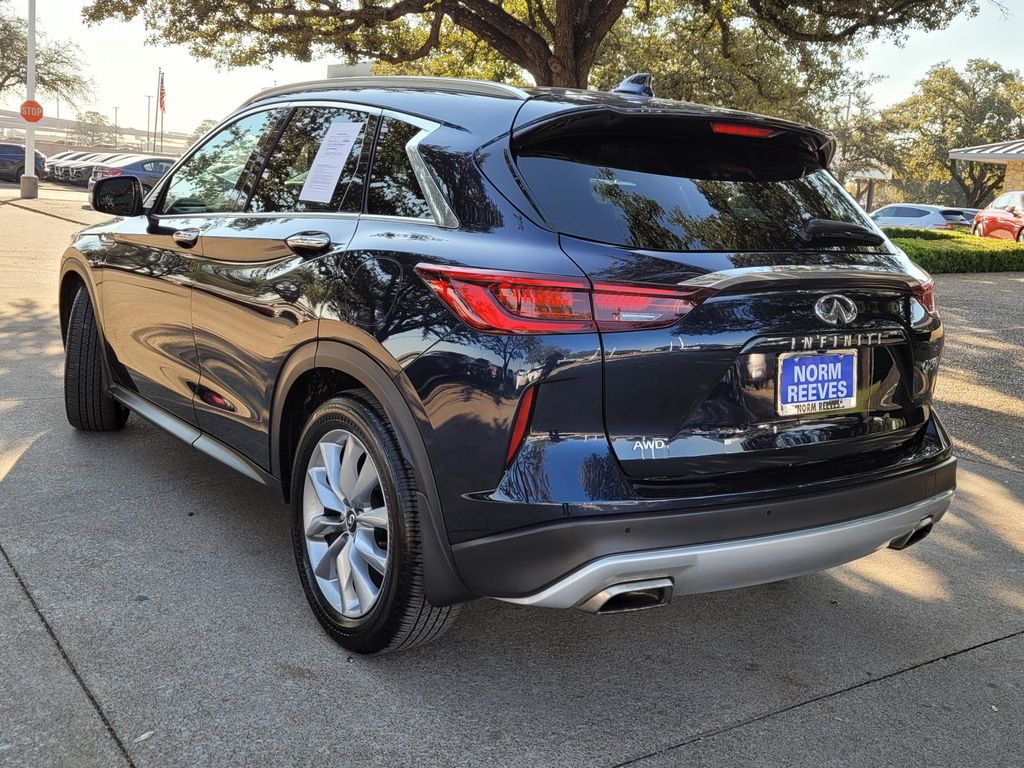2022 Infiniti QX50 Luxe photo 2