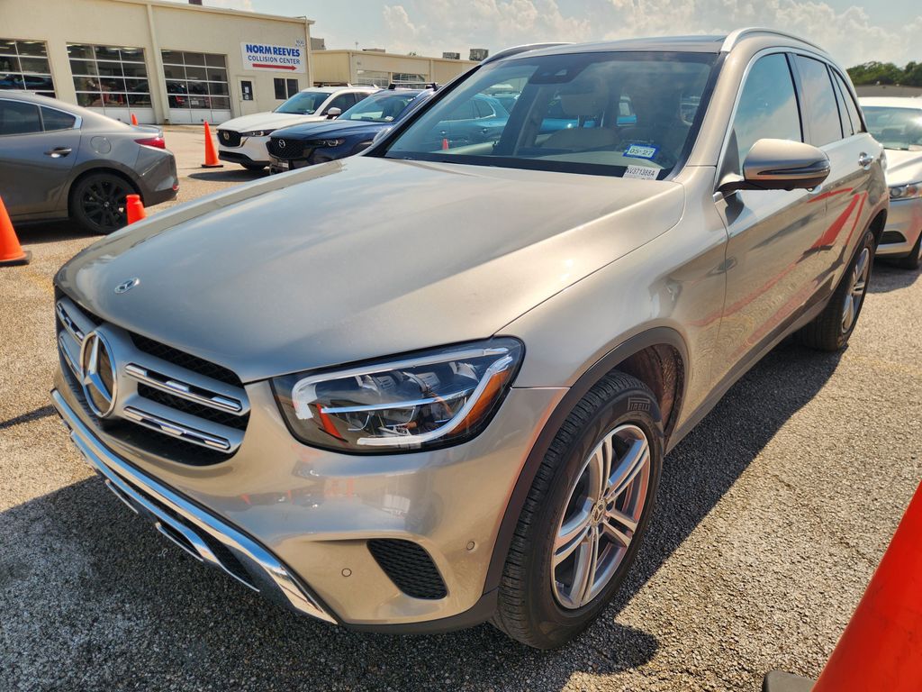 2022 Mercedes-Benz GLC GLC 300's photo