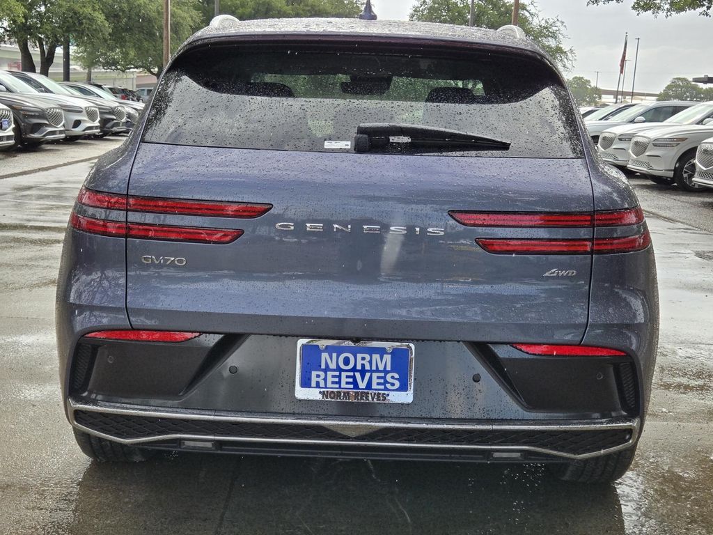 2026 Genesis GV70 2.5T Advanced photo 3