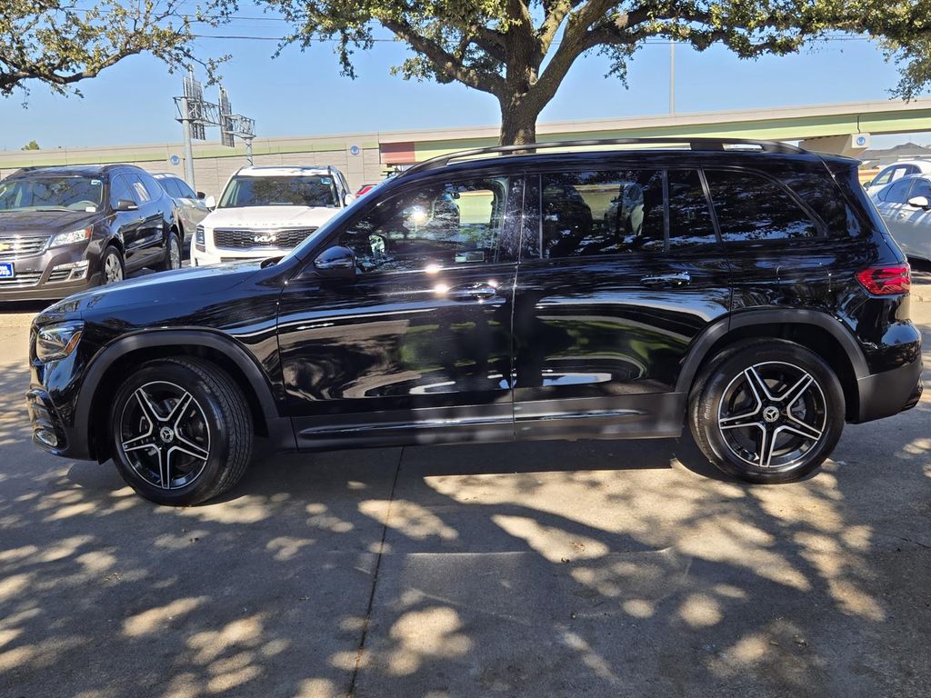 2024 Mercedes Benz GLB 250 photo 2