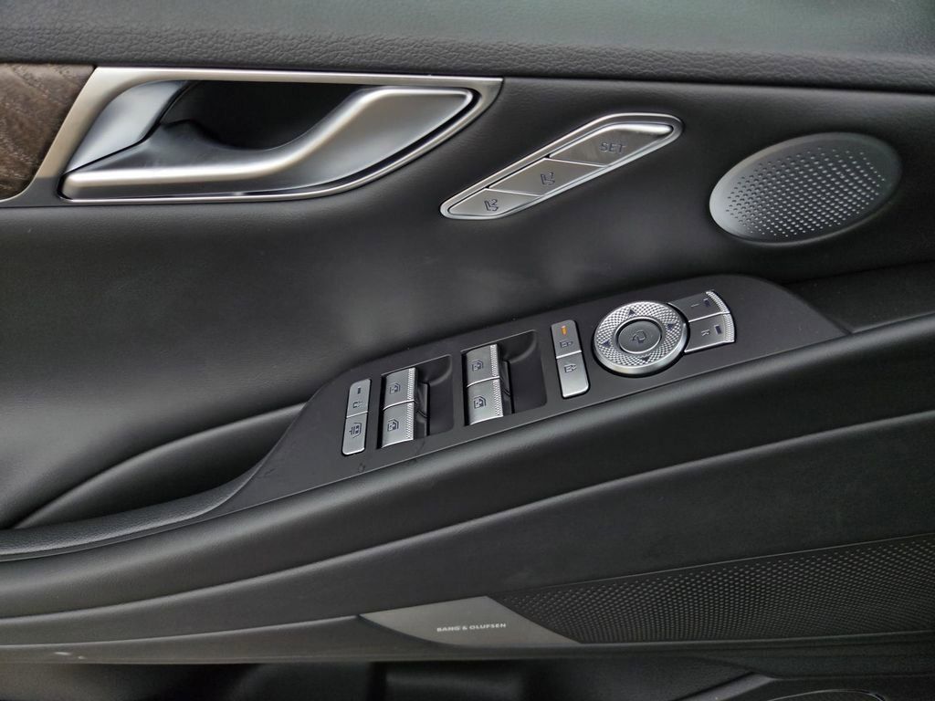 2025 GENESIS G80 Advanced - Photo 18