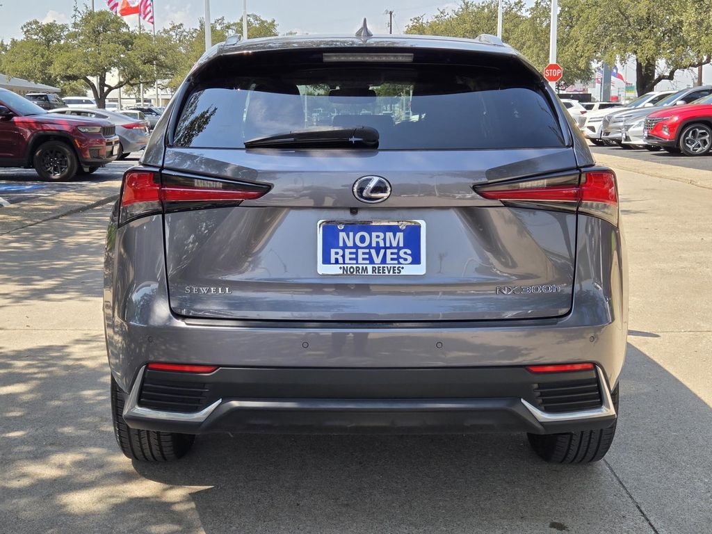 2020 Lexus NX 300h Premium photo 4