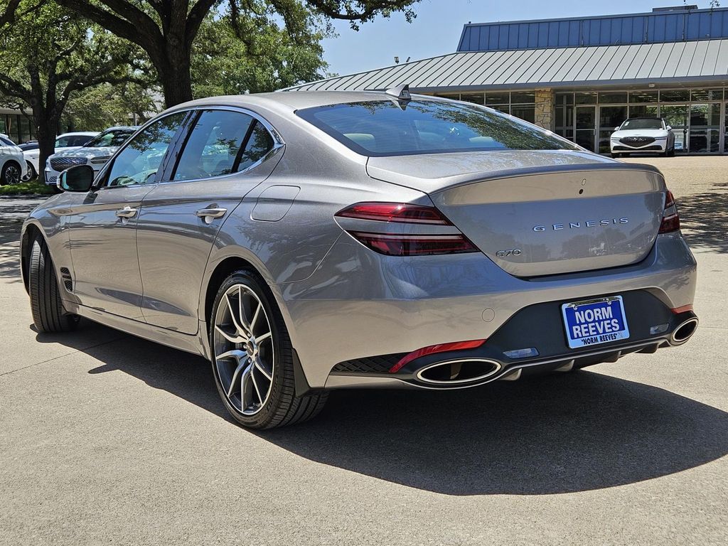 2025 Genesis G70 2.5T photo 3