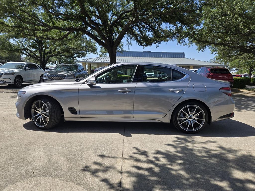 2025 Genesis G70 2.5T photo 2