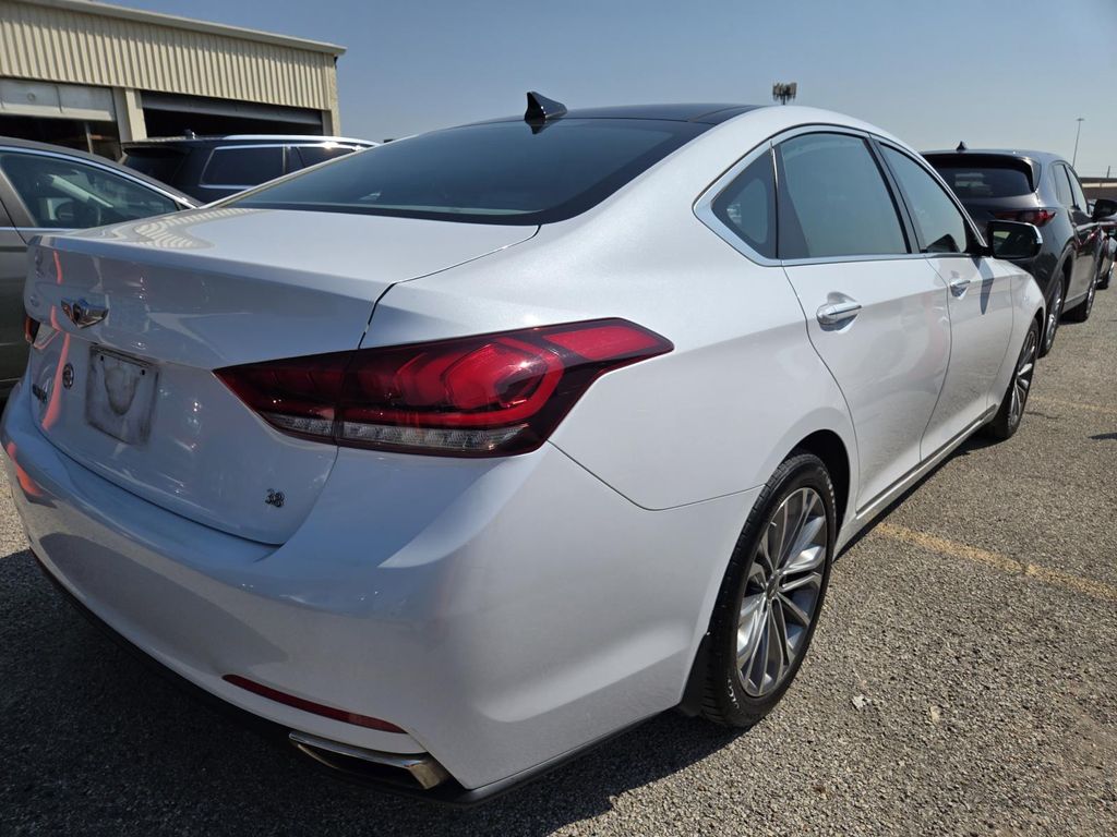 2015 Hyundai Genesis 3.8 photo 3