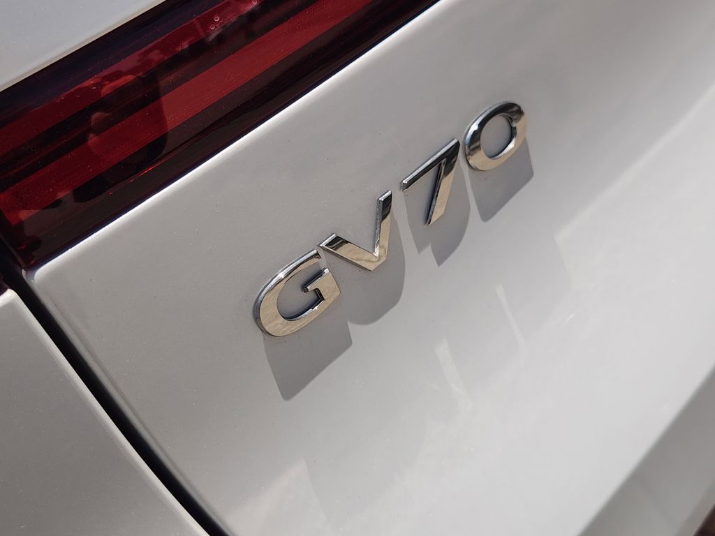 2026 GENESIS GV70 Sport Advanced - Photo 6