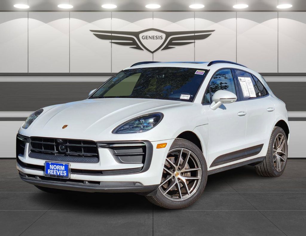 2023 Porsche Macan Base's photo