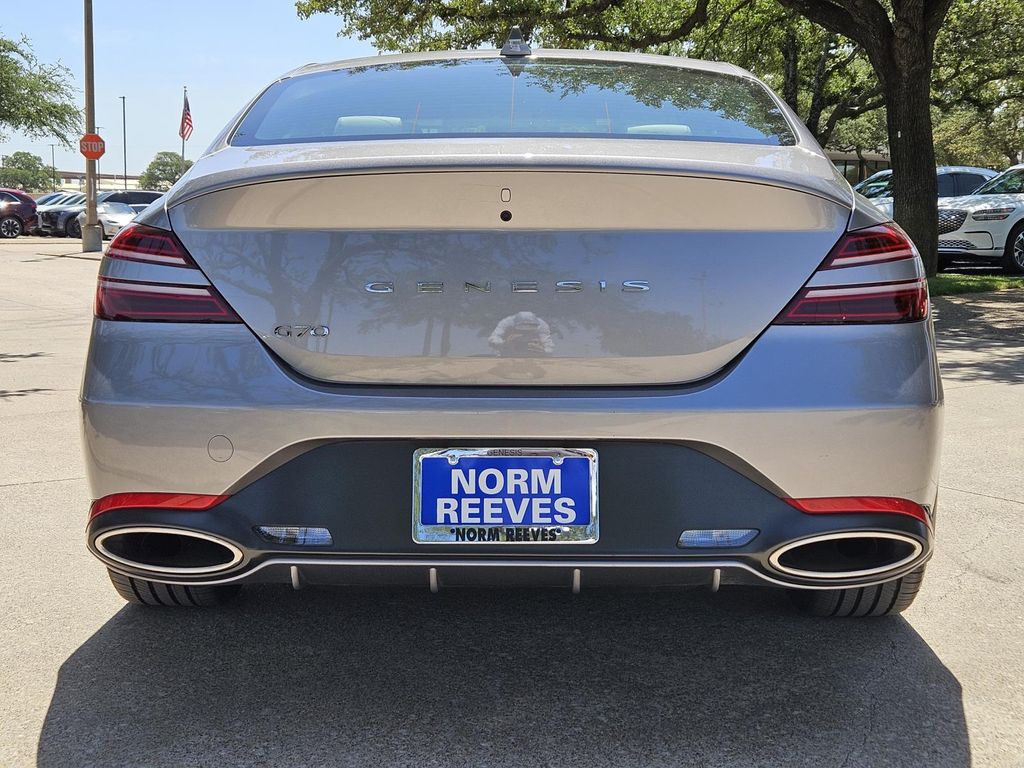 2025 Genesis G70 2.5T photo 4
