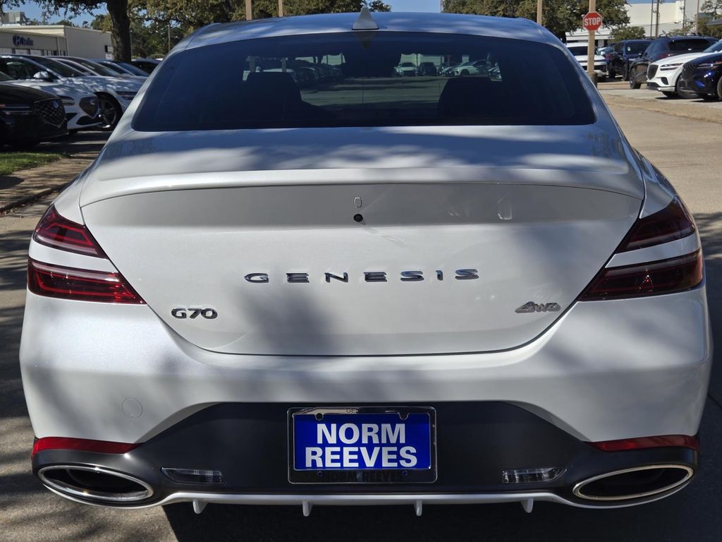 2025 Genesis G70 2.5T photo 4