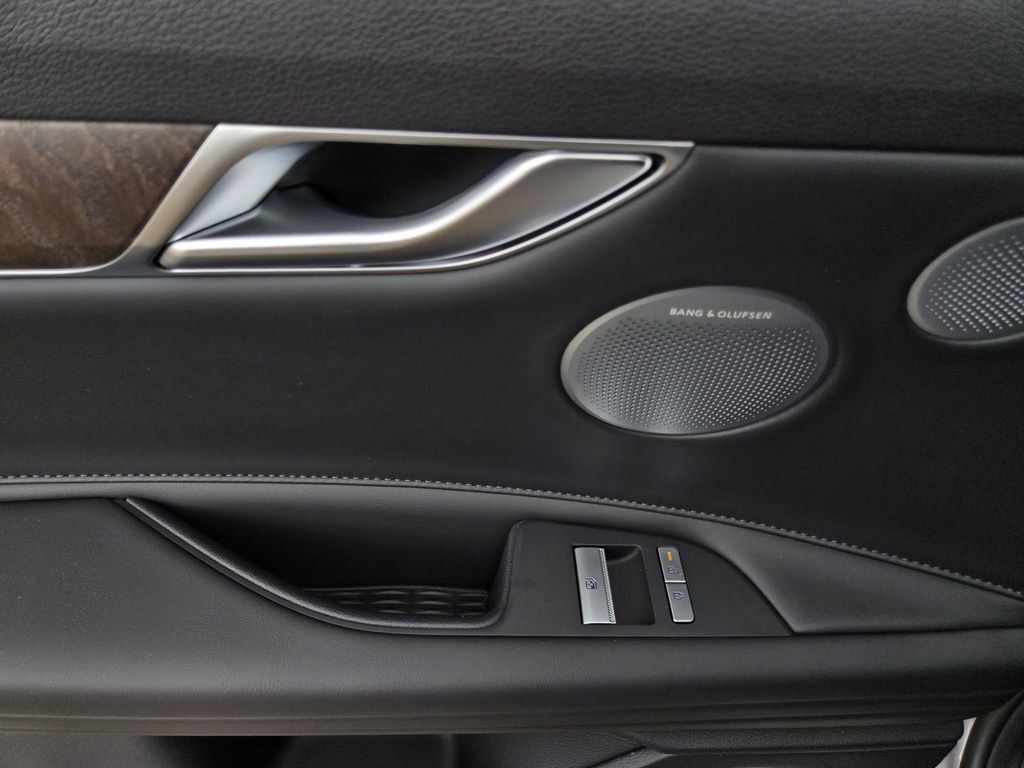 2025 GENESIS G80 Advanced - Photo 13