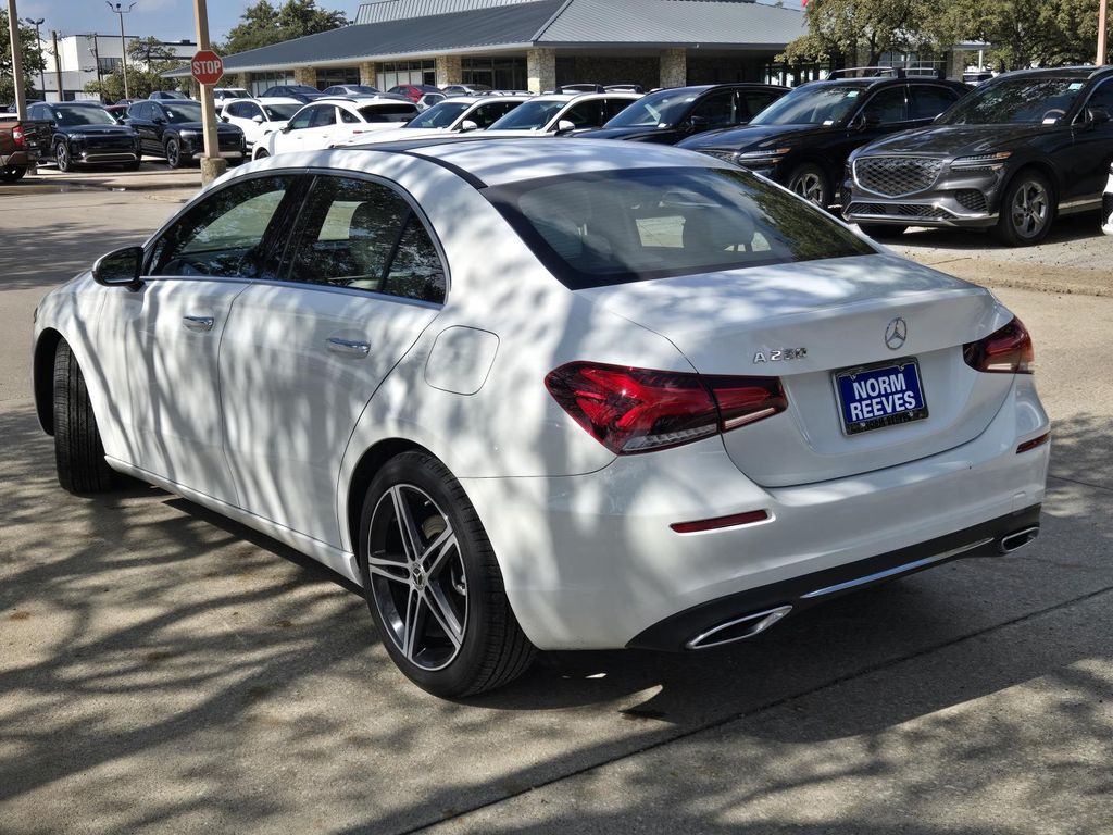 2019 Mercedes Benz A 220 photo 3