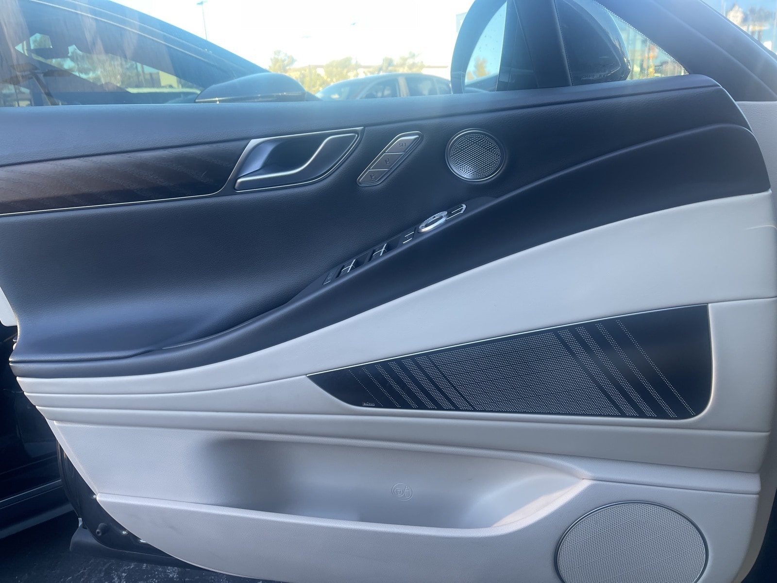 Thumbnail: 2023 Genesis G80 - 7