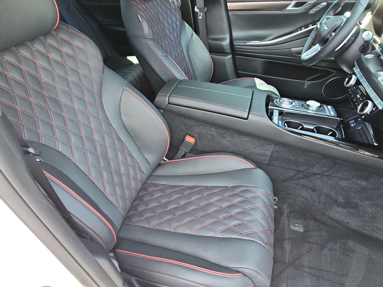 Thumbnail: 2024 Genesis G80 - 19