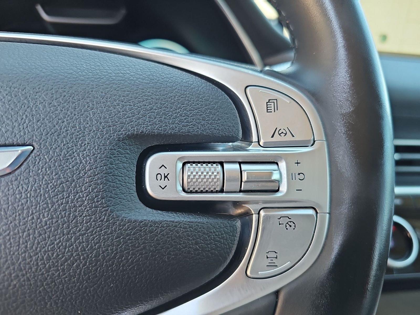 Thumbnail: 2023 Genesis GV80 - 28