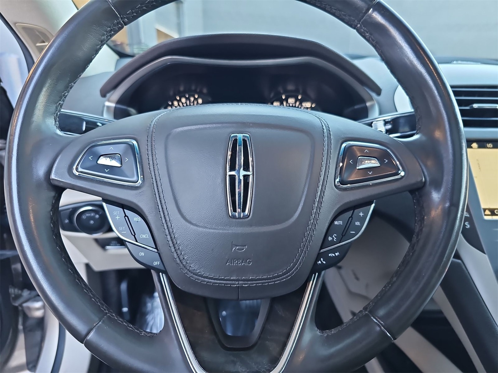 Thumbnail: 2018 Lincoln MKZ - 18