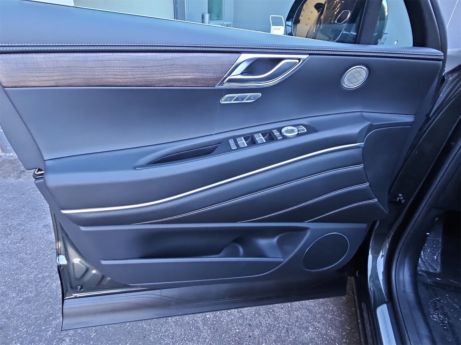 Thumbnail: 2025 Genesis GV80 - 28