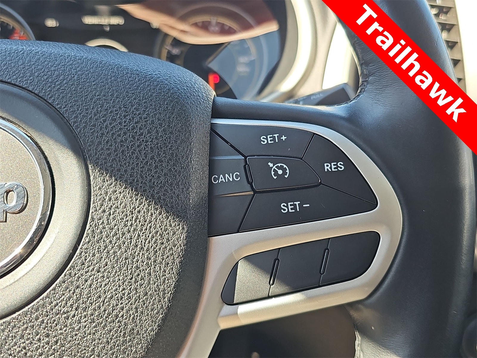 Thumbnail: 2017 Jeep Cherokee - 27