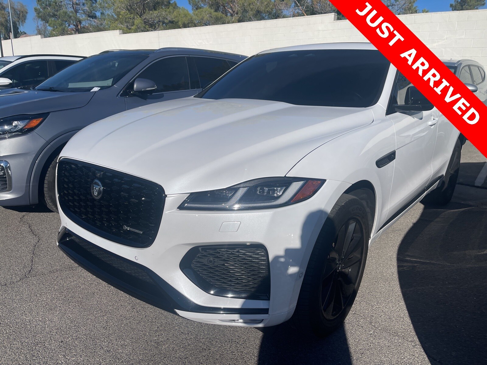 2024 Jaguar F-PACE P400 R-Dynamic S photo 2