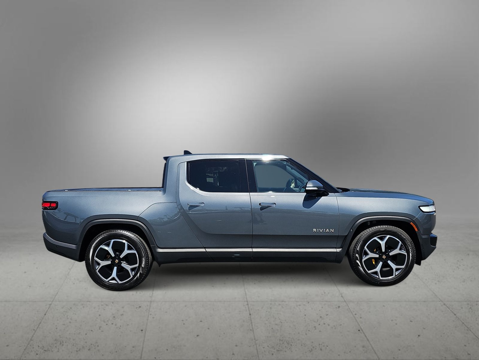 Thumbnail: 2024 Rivian R1T - 9
