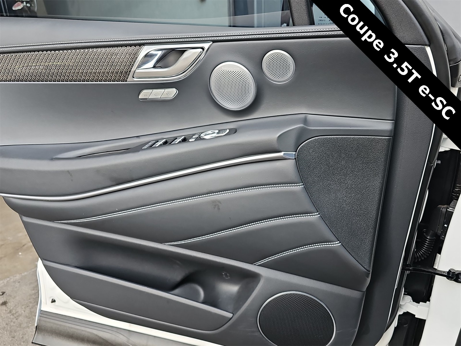 Thumbnail: 2025 Genesis GV80 - 28