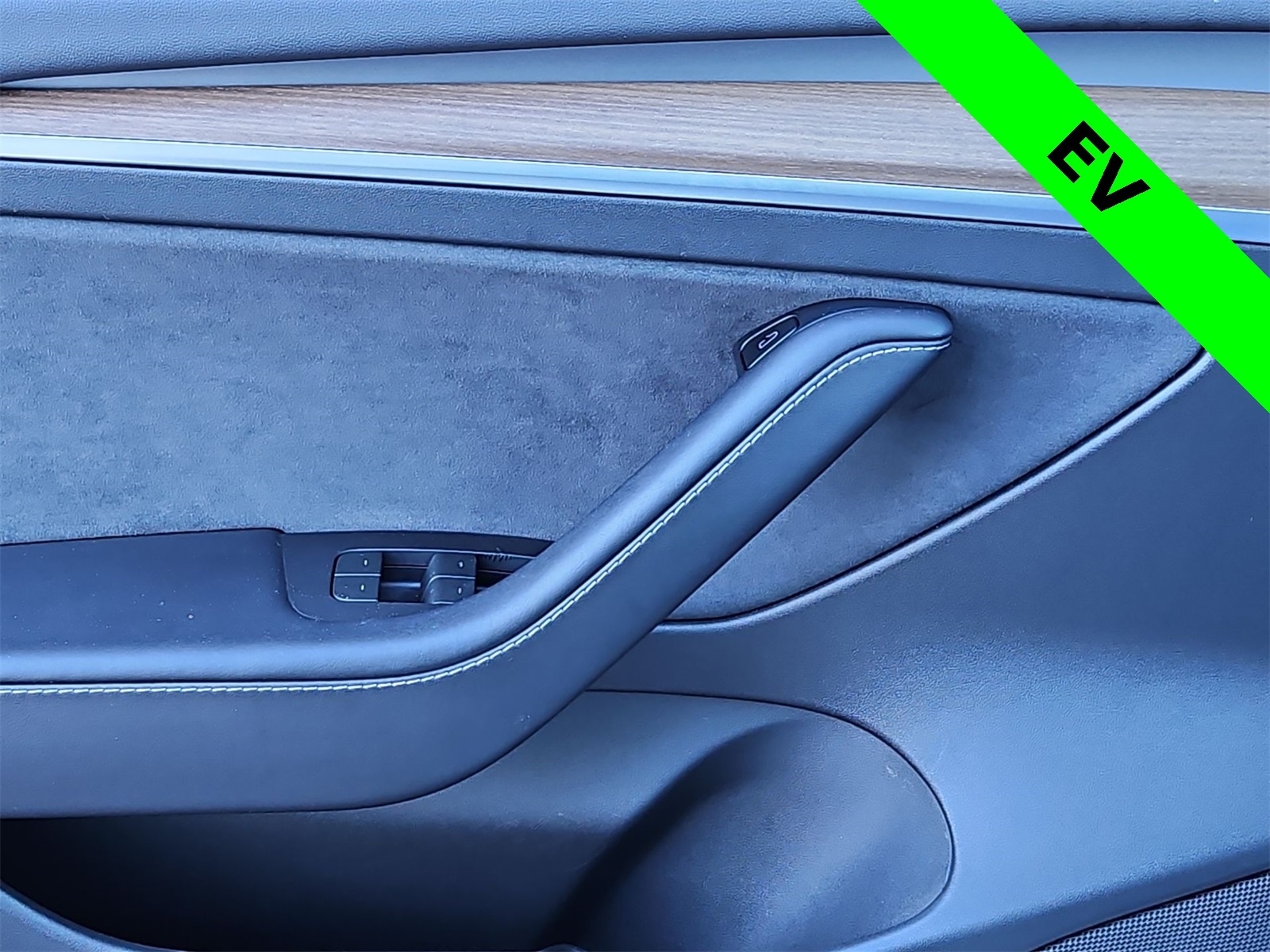 Thumbnail: 2023 Tesla Model 3 - 27