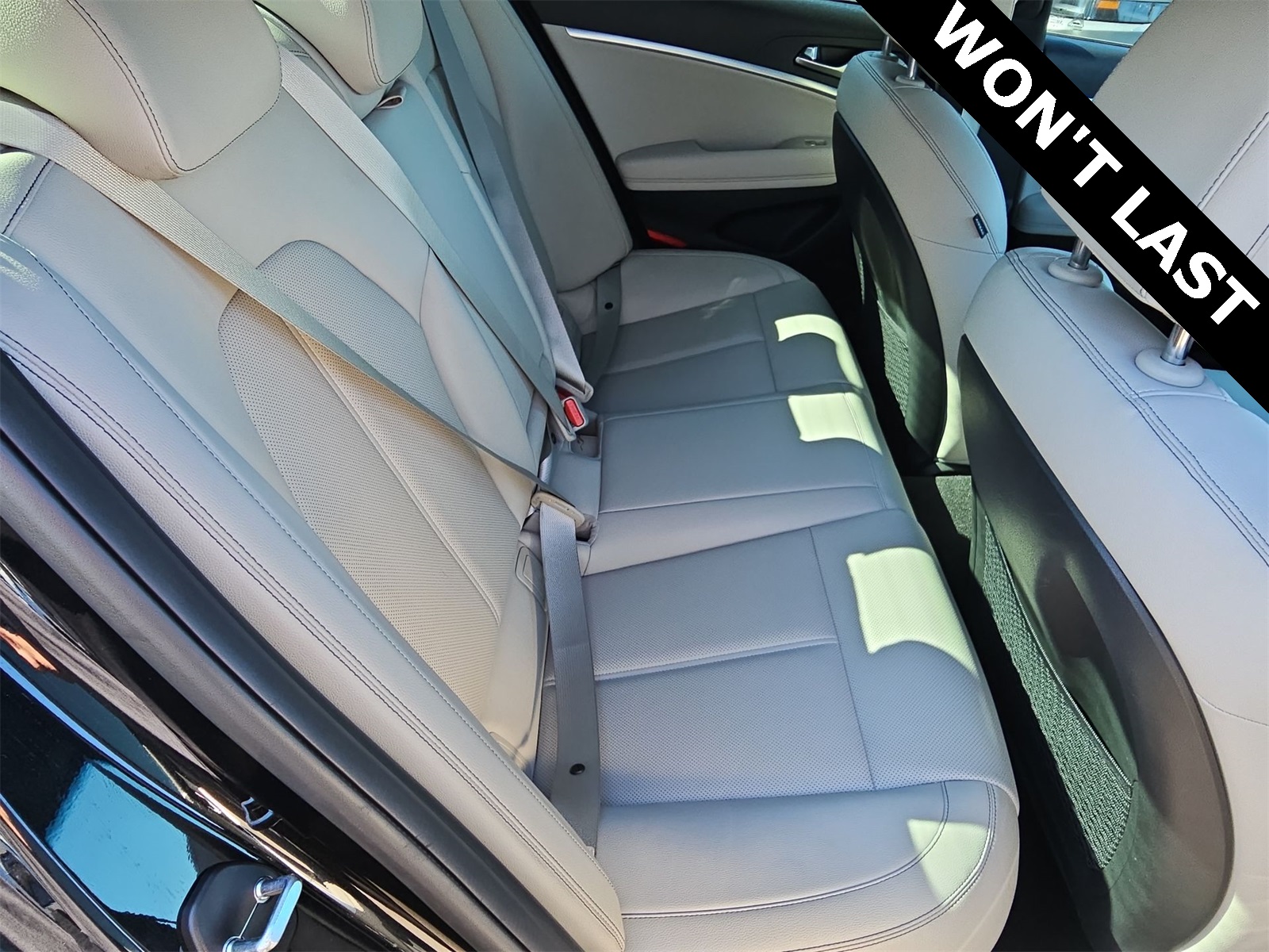 Thumbnail: 2023 Genesis G70 - 17