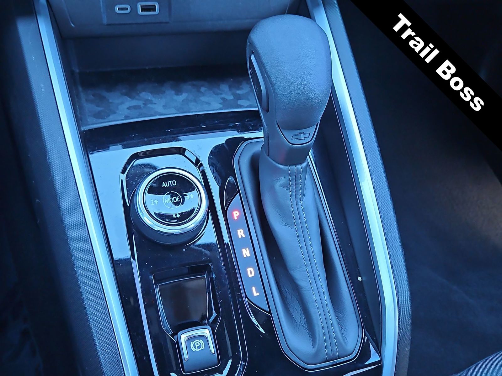 Thumbnail: 2024 Chevrolet Colorado - 21