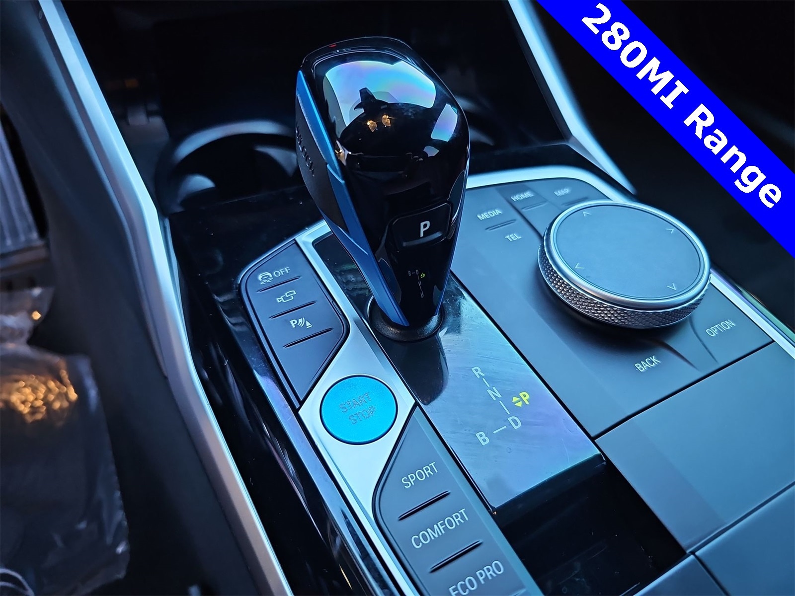 Thumbnail: 2022 BMW i4 - 21