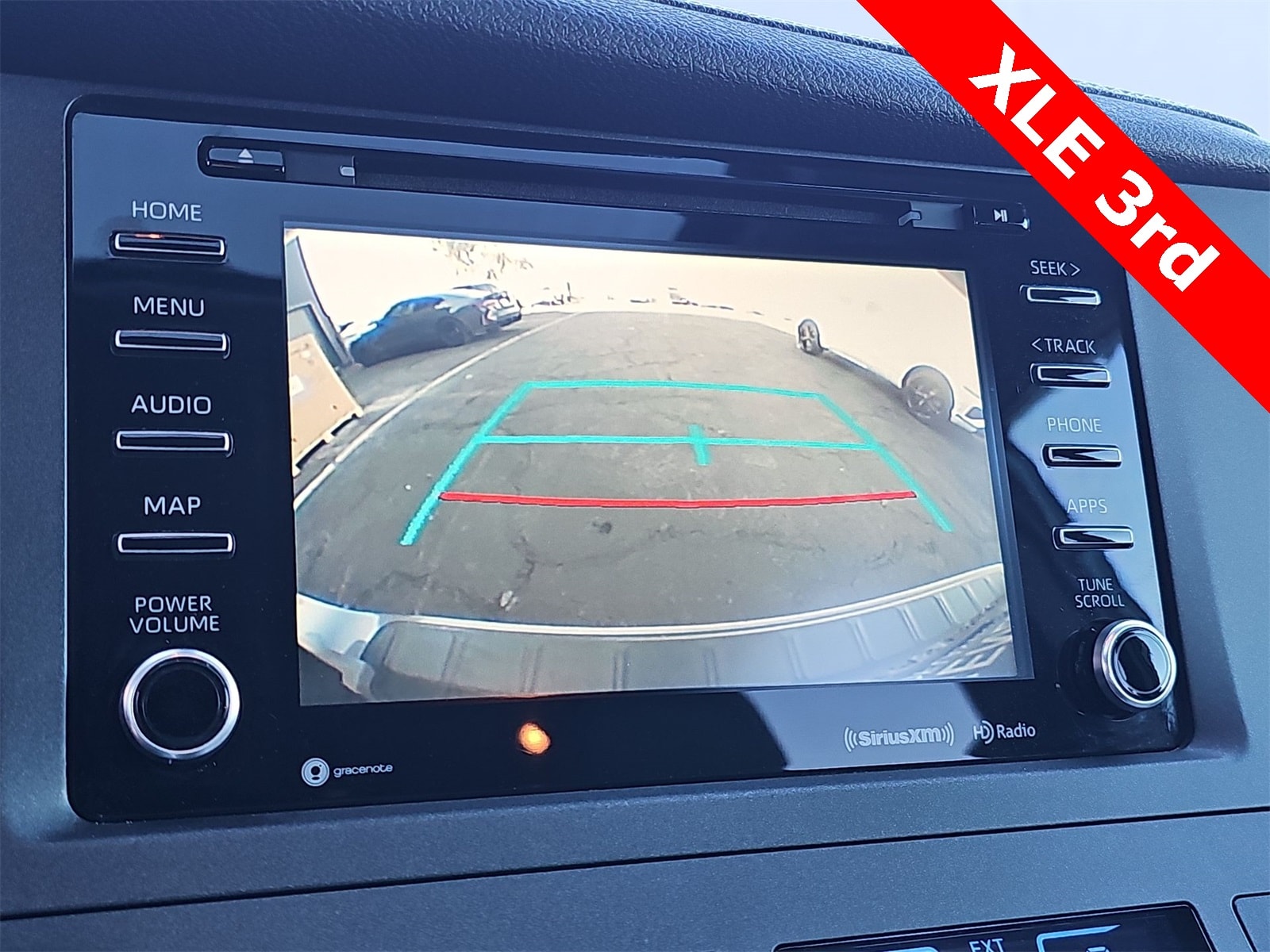 Thumbnail: 2020 Toyota Sienna - 26