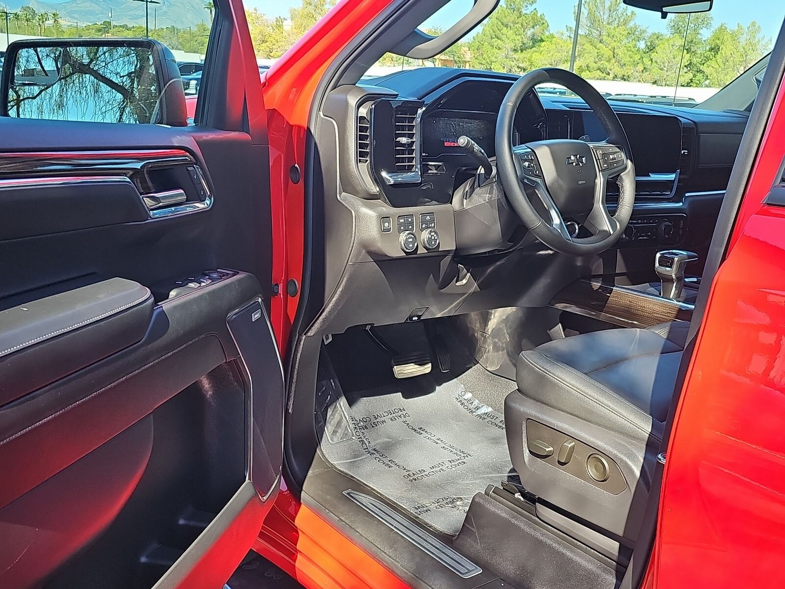 2024 Chevrolet Silverado 1500 LT Trail Boss photo 2