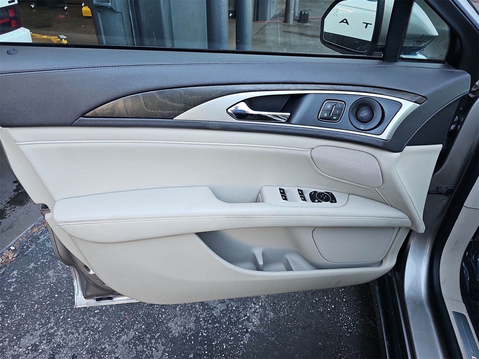 Thumbnail: 2018 Lincoln MKZ - 28